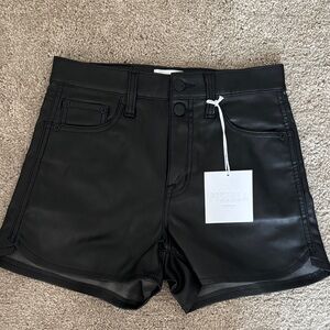 Pistola High Waist Black Shorts